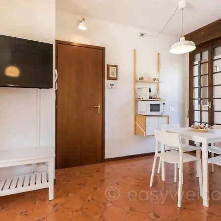 Easywelcome - Casa Saronni Apartamento